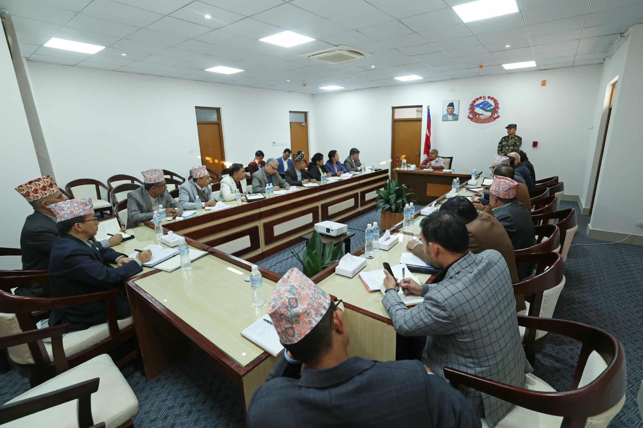 प्रशासनिक ढिलासुस्ती अन्त्य गर्न मन्त्रालयका सचिवहरूलाई प्रधानमन्त्रीको निर्देशन