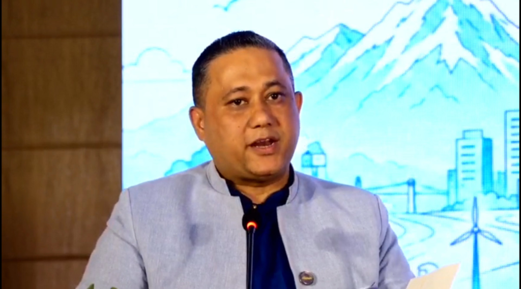 सरकार सुशासन र तीव्र विकासमा प्रतिबद्ध छ : परराष्ट्रमन्त्री खनाल