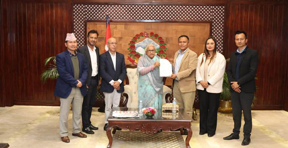 Image of उज्यालो नेपाल पार्टीद्वारा प्रधानमन्त्री कार्कीलाई बधाई: चुनौतीका बीच निर्वाचन सफल