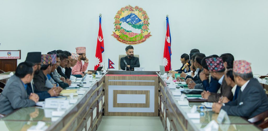 Image of वर्षमान पुनले दिए प्रधानमन्त्री बालेन शाहलाई विकास योजनामा ध्यान दिन सुझाव