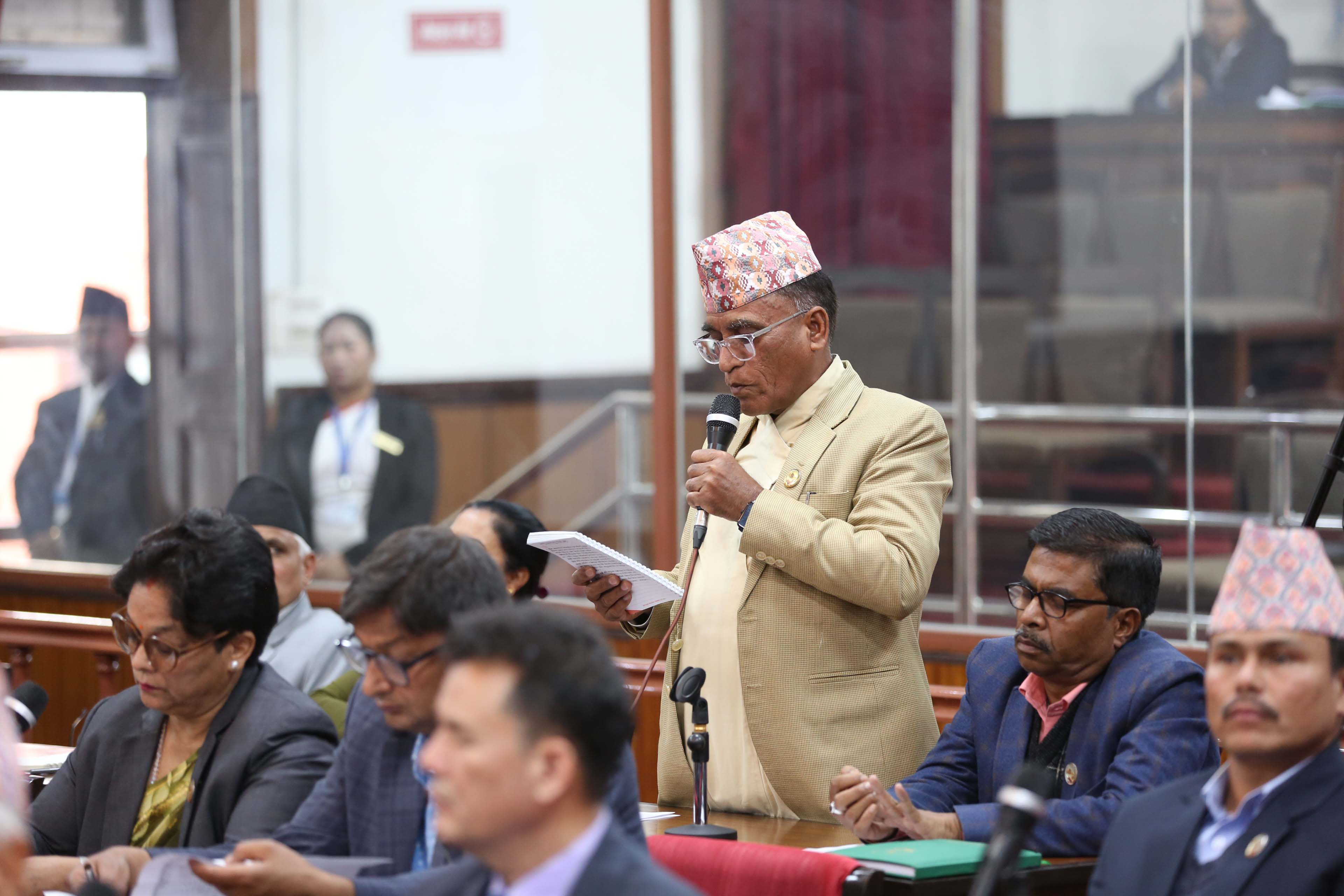 Image of सांसदहरूले सार्वजनिक बिदा निर्णयको विरोध, सरकारलाई फिर्ता लिन आग्रह