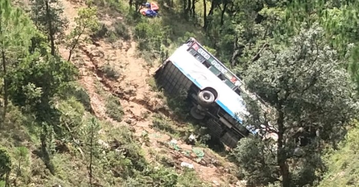 Image of बैतडीमा यात्रुबाहक बस दुर्घटना, १६ जना घाइते
