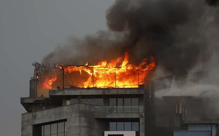 कुपण्डोलस्थित दाउरा थकालीमा लागेको आगो नियन्त्रणमा