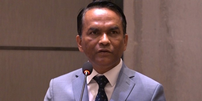 Image of लोन प्याकेजमा पुनरावलोकनको आवश्यकता छः गभर्नर पौडेल