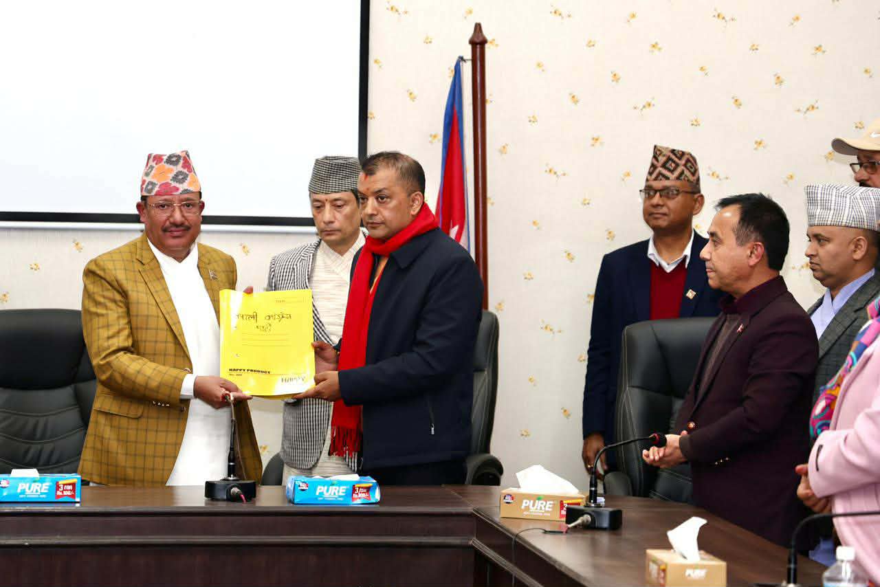 Image of निर्वाचन आयोगबाट चाँडै आधिकारिकता पाउने गगन थापाको दाबी