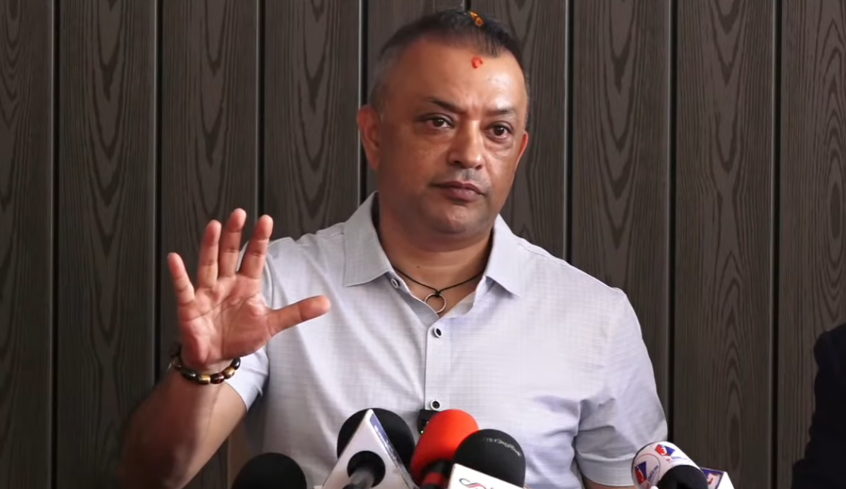 Image of प्रधानमन्त्री बालेनलाई गगन थापाको टिप्पणी : ‘निजी क्षेत्र हेर्नै मन पर्दैन’
