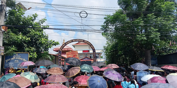 Image of गरिमा चौधरीको हत्याविरुद्ध बारामा आन्दोलन चर्कियो, ग्रामीण सडकसमेत ठप्प