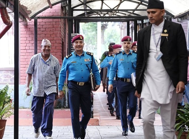 Image of सांसद सुनारको व्यवहारबारे सभामुखलाई ध्यानाकर्षण गराउन आईजीपी कार्की सिंहदरबारमा