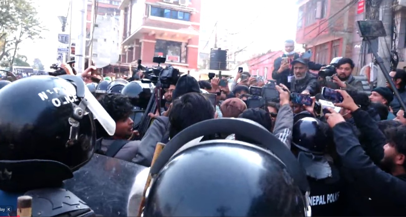 Image of प्रदर्शनमा उत्रिएका “जेनजी”लाई प्रहरीले लियो नियन्त्रणमा