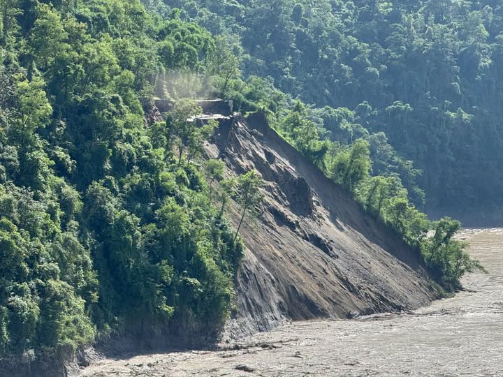 Image of कृष्णभीरमा भासिएको सडक मर्मत सुरु, १८ जनाको टोली परिचालन
