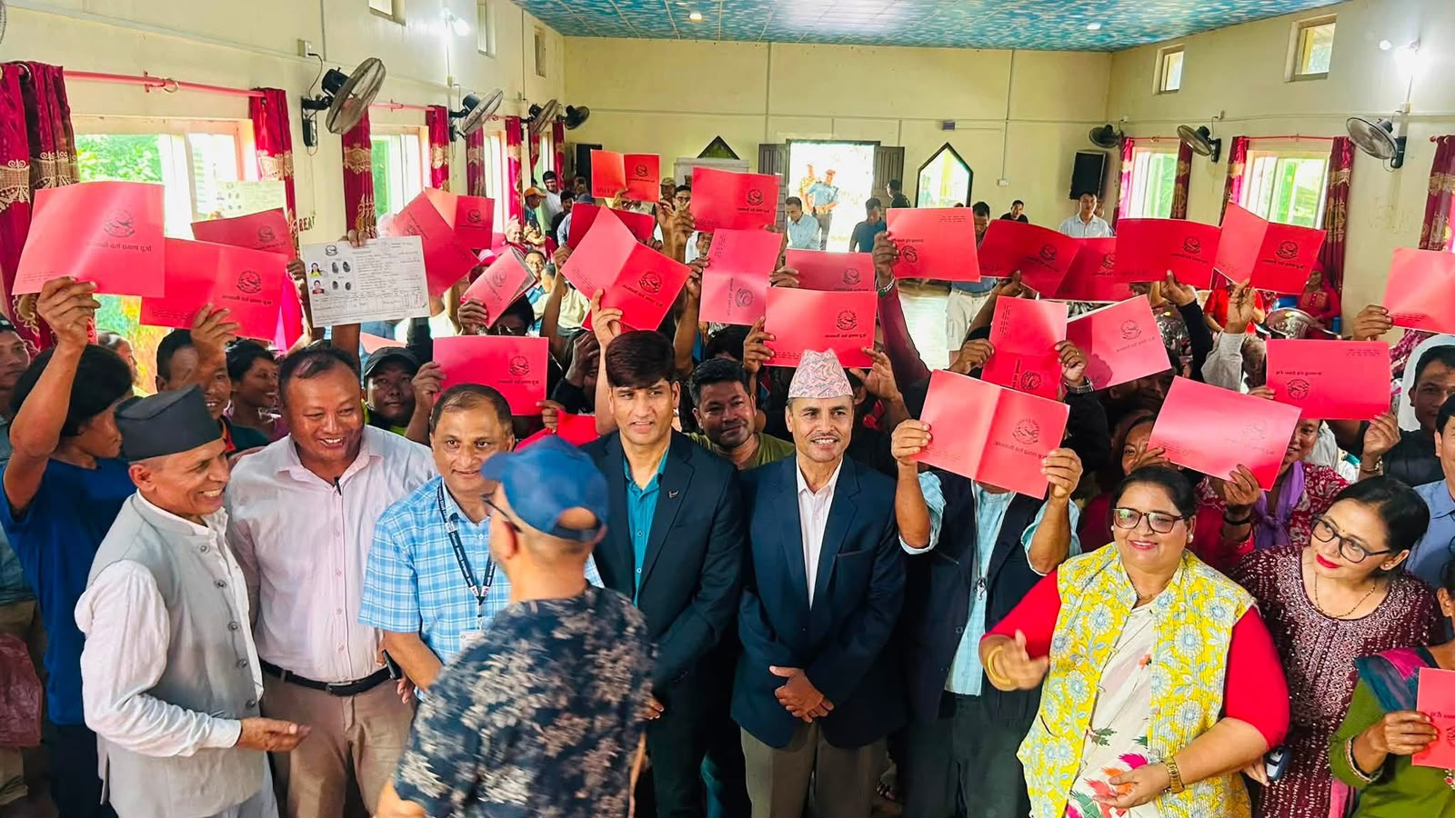 Image of चितवनको इच्छाकामनामा लालपुर्जा वितरण, ३४ परिवार बने जग्गाधनी