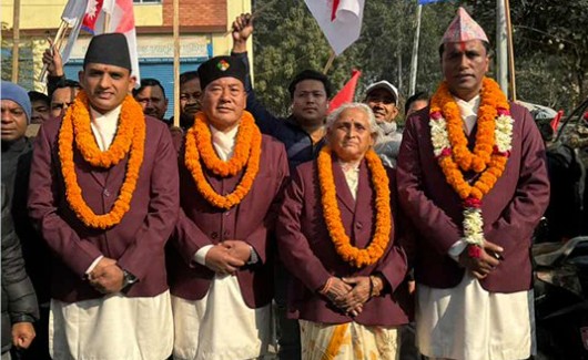 Image of सिन्धुपाल्चोकमा नेकपाका उम्मेदवारले सांस्कृतिक पहिरनमा मनोनयन दर्ता