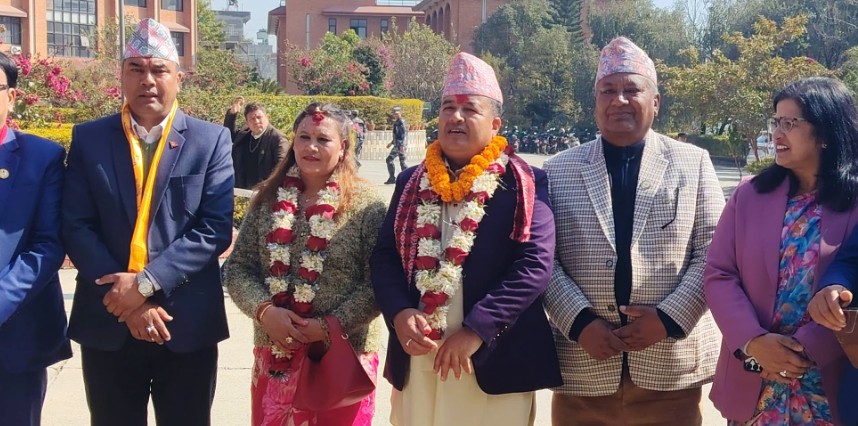 Image of महेश बस्नेतले गराए उम्मेदवारी दर्ता, राष्ट्रियता जोगाउने चुनावी एजेन्डा