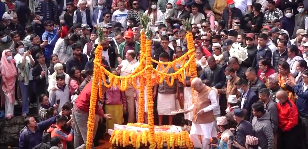 Image of केपी शर्मा ओलीका पिता मोहनप्रसाद ओलीको अन्त्येष्टि