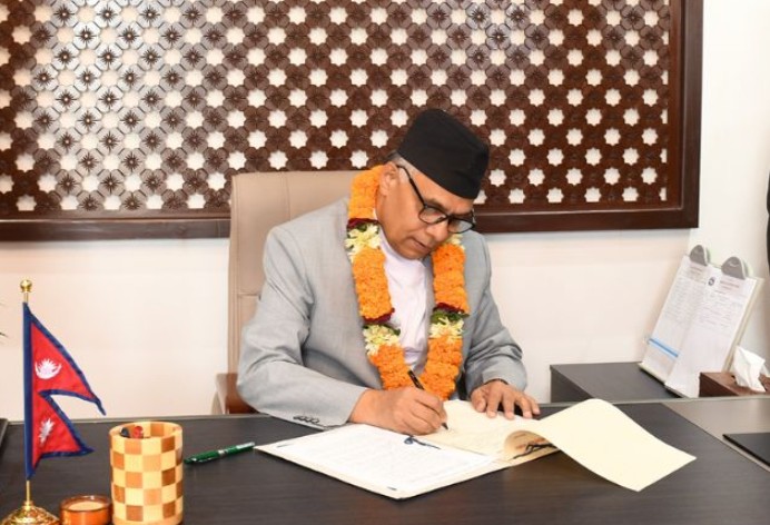 Image of निजामती प्रशासन सुधार र जेनजीहरुको माग सम्बोधन गर्छुः मुख्यसचिव अर्याल