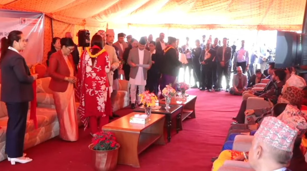 Image of प्रतिनिधिसभाको समानुपातिकतर्फ निर्वाचित सांसदहरूलाई प्रमाणपत्र वितरण