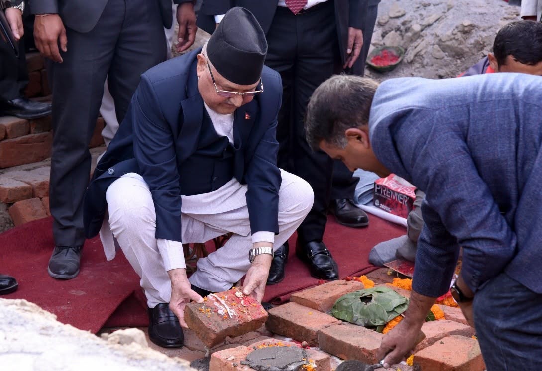 Image of नागढुंगा–सिस्नेखोला सुरुङमार्गको उद्घाटन शिलालेख हरायो