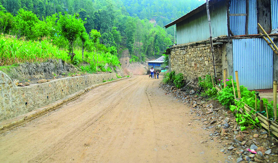 Image of बागलुङ–बलेवा–कुश्मिसेरा सडक तीन महिनापछि सञ्चालनमा