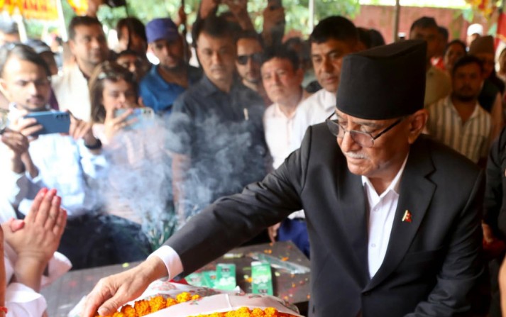Image of गोपालमान श्रेष्ठलाई श्रद्धाञ्जली दिन सानेपा पुगे विभिन्न राजनीतिक दलका नेता