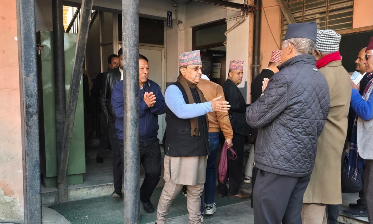 Image of कांग्रेसका पूर्व सांसदहरूले प्रतिनिधिसभा पुनर्स्थापनाको रिट छिटो अगाडि बढाउन प्रधानन्यायाधीशको ध्यानाकर्षण गर्ने