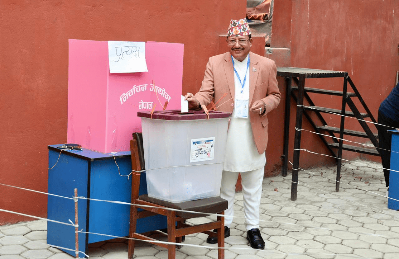 Image of कार्यवाहक प्रमुख निर्वाचन आयुक्त भण्डारीले गरे मतदान