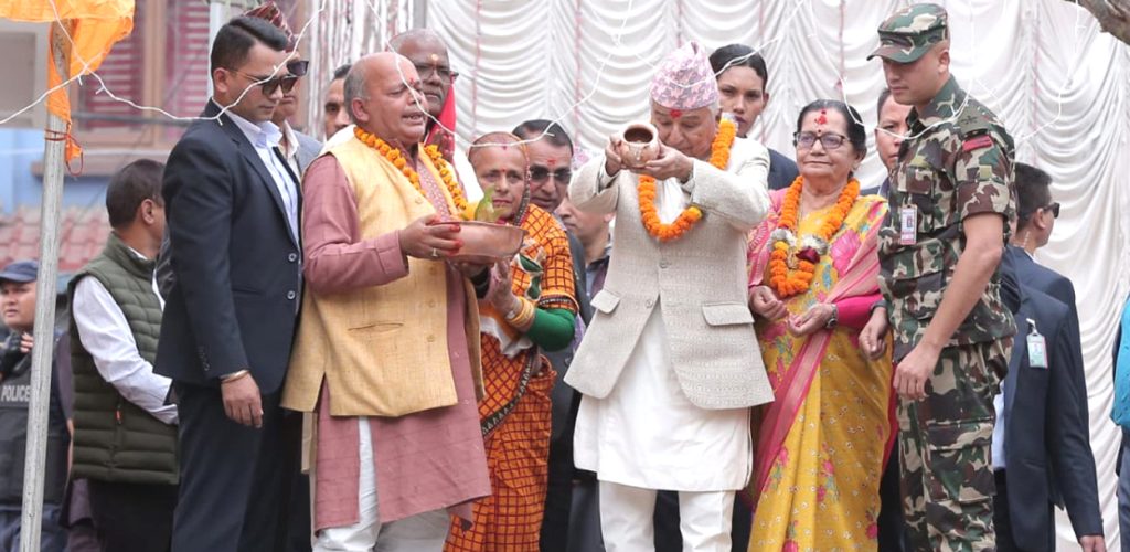 Image of राष्ट्रपति पौडेल गुहेश्वरीमा छठ पूजामा उपस्थित