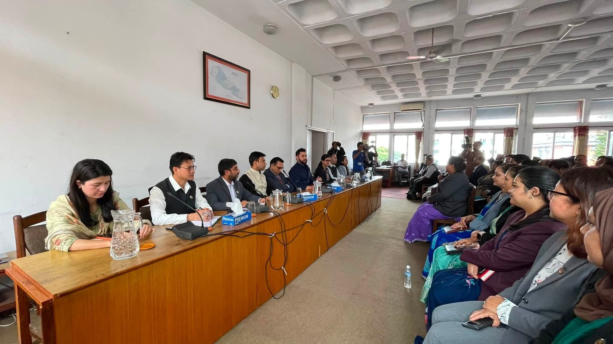 Image of संसदमा मर्यादित प्रस्तुति दिन रास्वपा सभापति लामिछानेको सांसद र मन्त्रीलाई निर्देशन