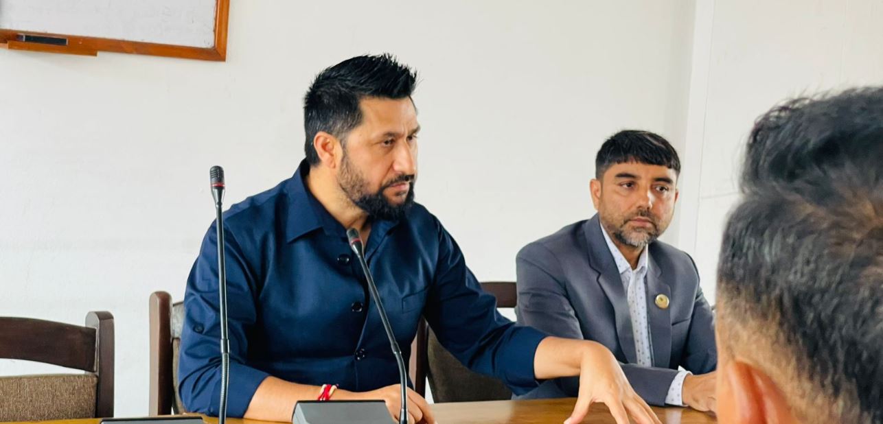 Image of रास्वपाको महाधिवेशनमा गगन थापा र केपी शर्मा ओलीलाई विशिष्ट अतिथिका रूपमा निम्तो