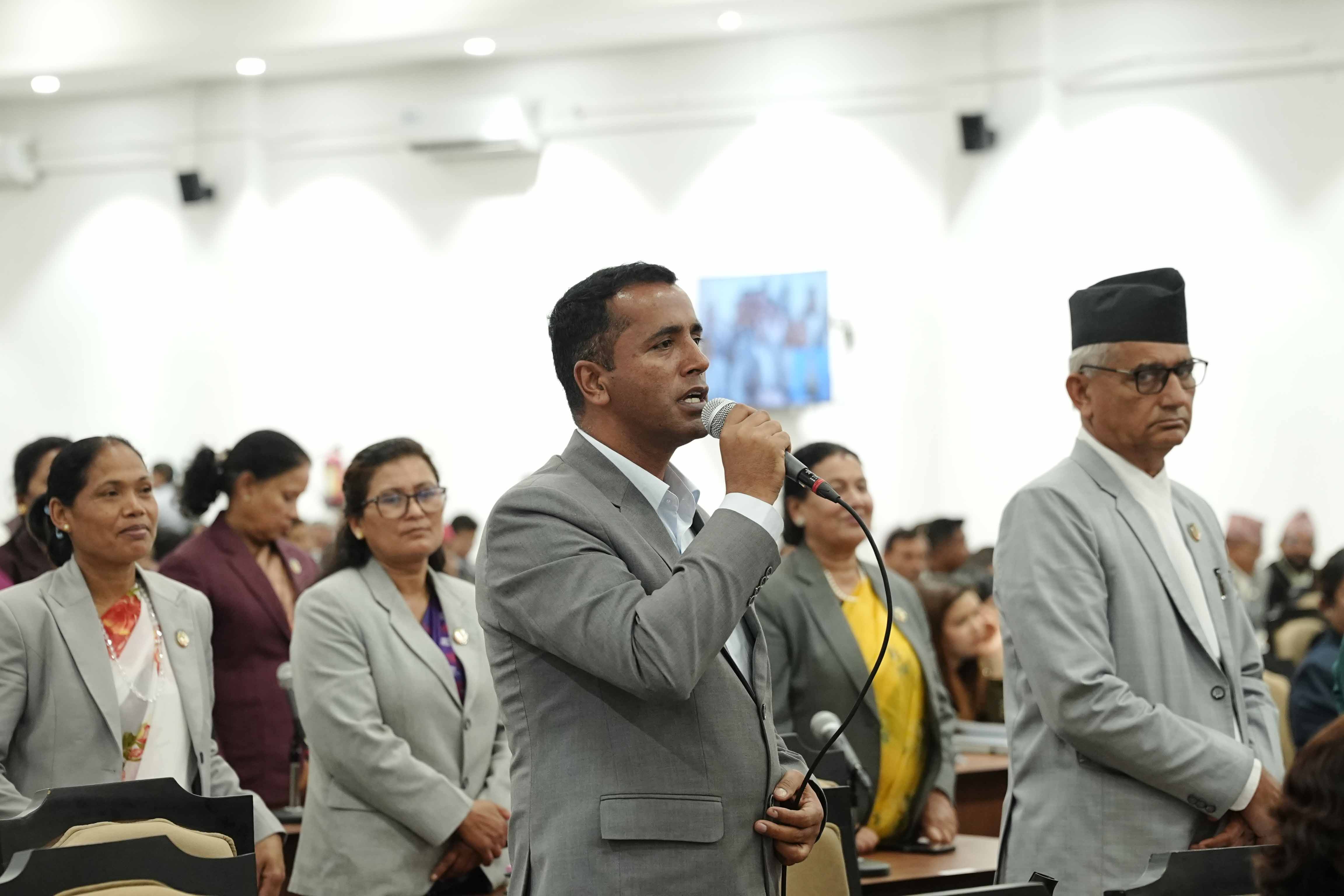 Image of प्रधानमन्त्री अनुपस्थित भएपछि संसद अवरुद्ध