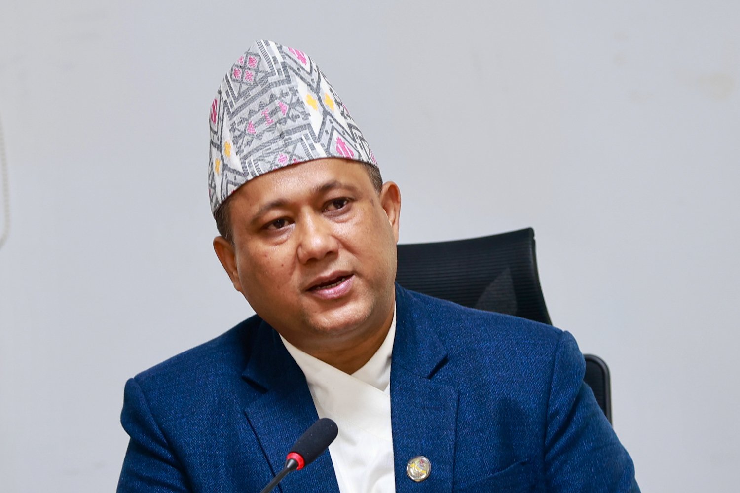 Image of परराष्ट्र सम्बन्ध विकास र आर्थिक समृद्धिमा केन्द्रित गर्नुपर्ने छ : मन्त्री खनाल