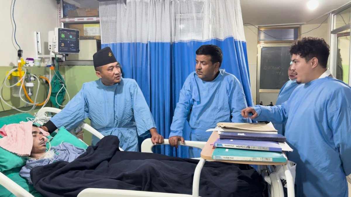 गृहमन्त्री गुरुङले भेटे जेनजी आन्दोलनका घाइते