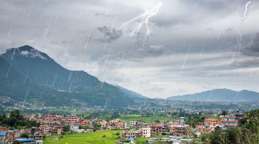 Image of नेपालमा पश्चिमी न्यून चापीय प्रणाली र स्थानीय वायुको प्रभाव, चट्याङ्ग, हावाहुरी सहित मध्यम वर्षा हुने सम्भावना
